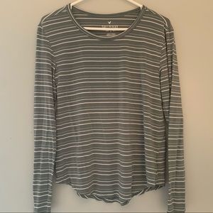 American Eagle long sleeve!!
